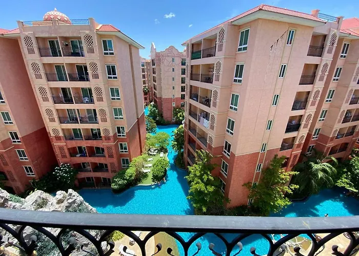 Λpλrtments In Seven Seas Condo